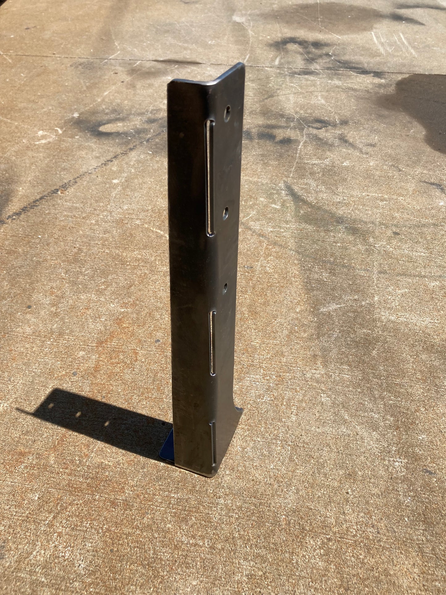 72-93 Mud flap brackets