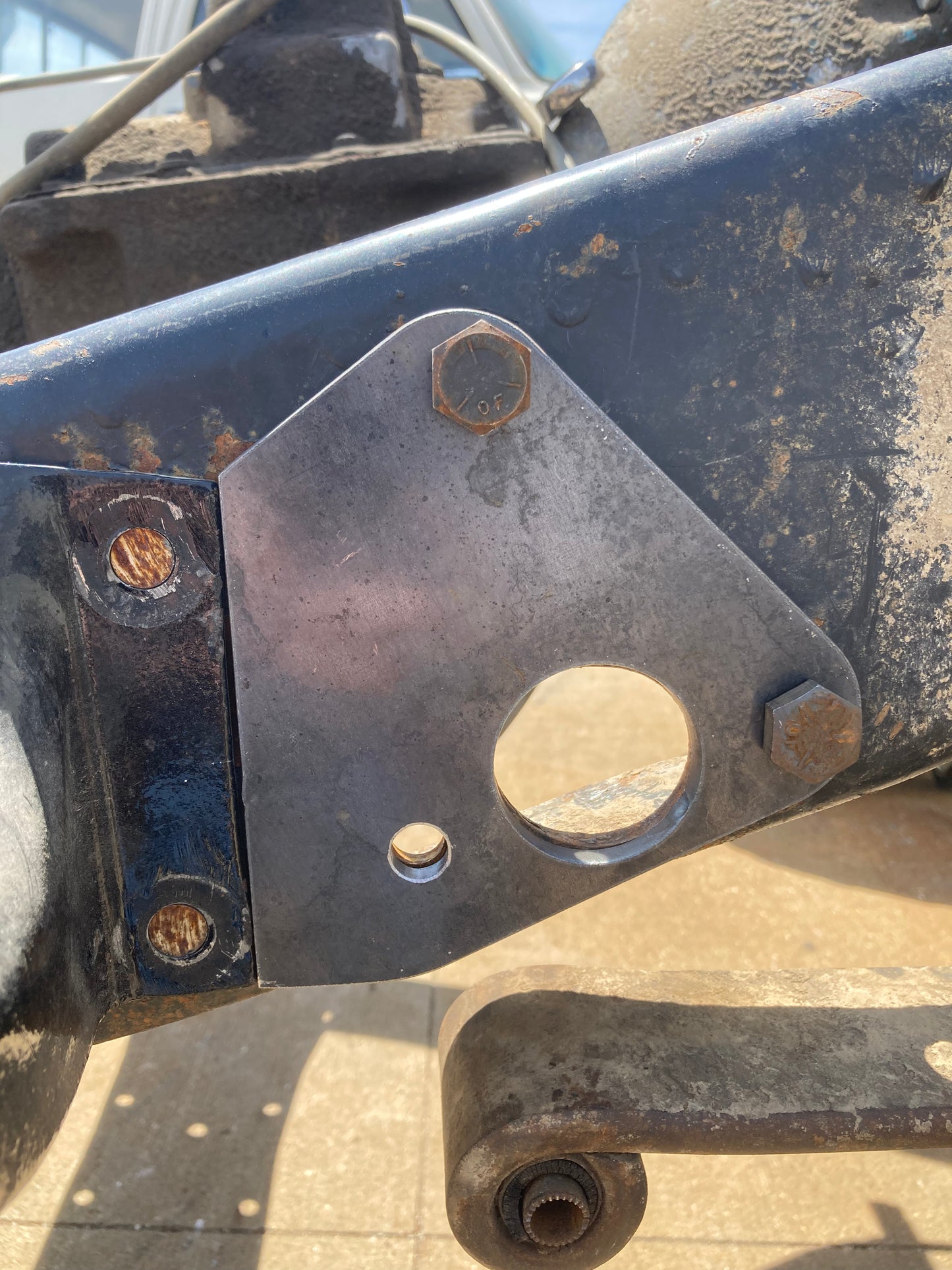 72-93 4x4 front leaf spring shackle mount template