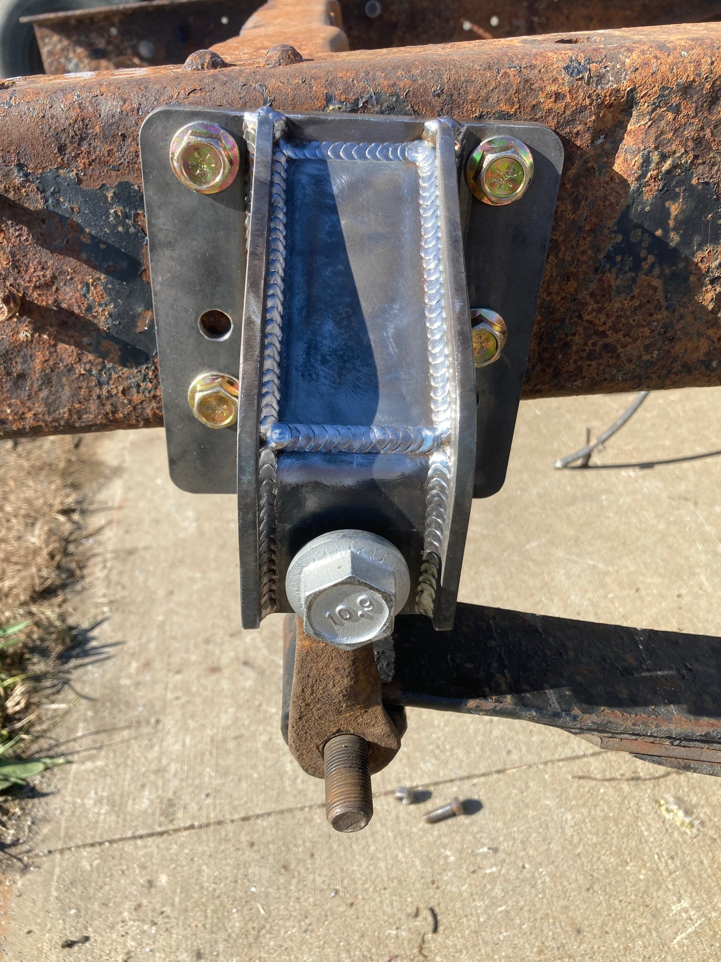 72-93 dodge rear shackle flip bracket